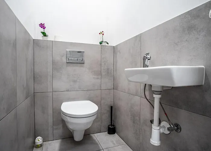 Jaracza 15 Prywatne وودج